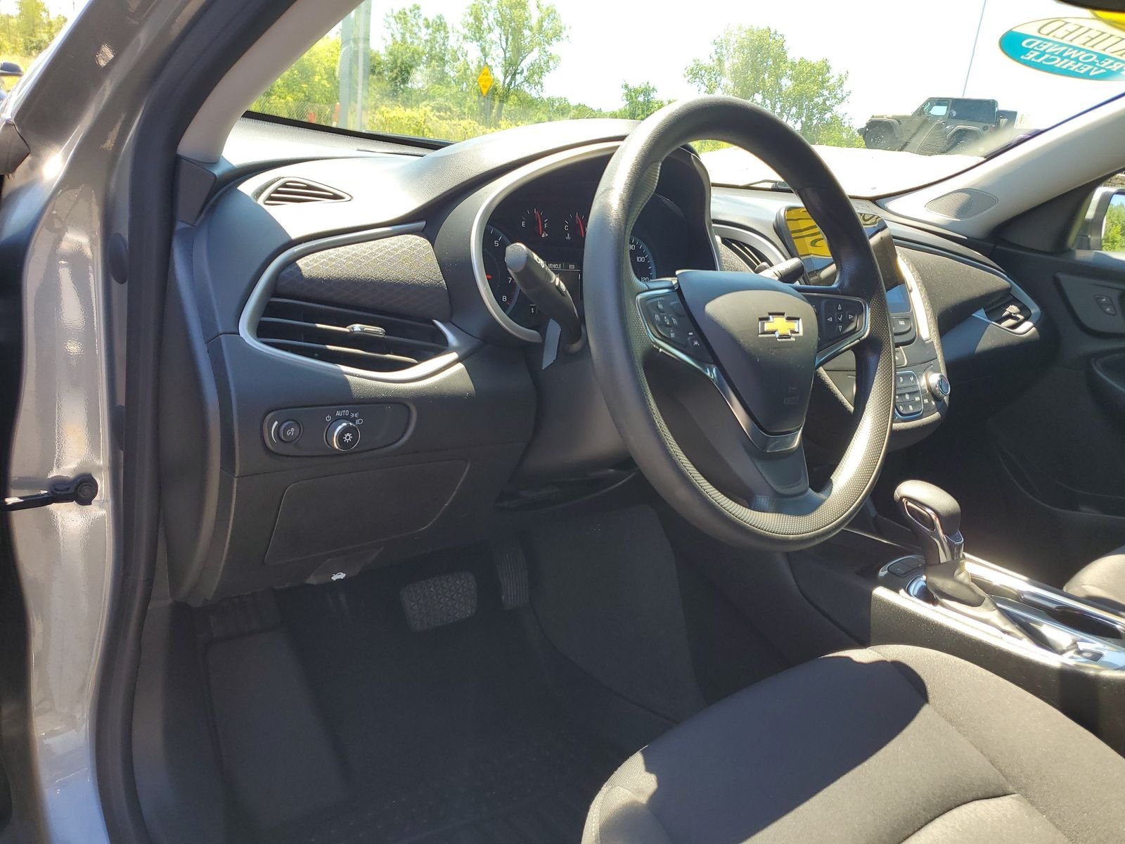 Used 2024 Gray Chevrolet LT image 8