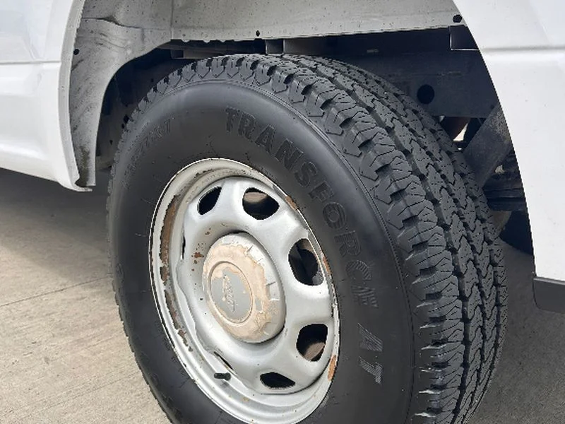 Used 2019 OXFORD WHITE Ford XL image 8