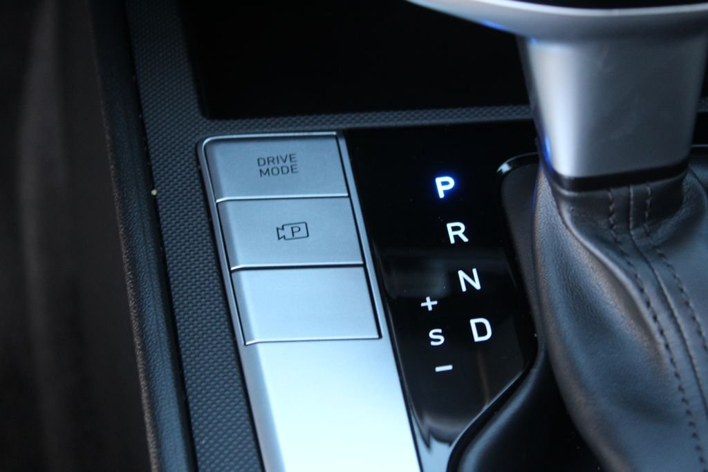 Certified Used 2025 Blue Hyundai SE image 19