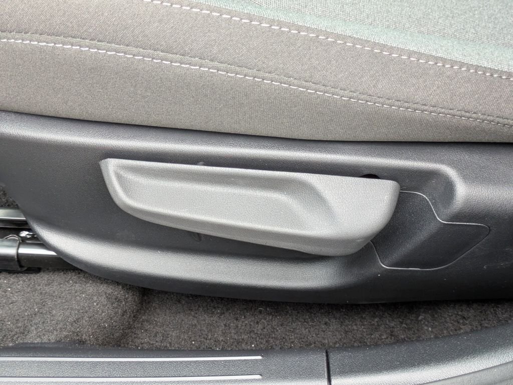 New 2025 Steel Gray Kia LXS image 18
