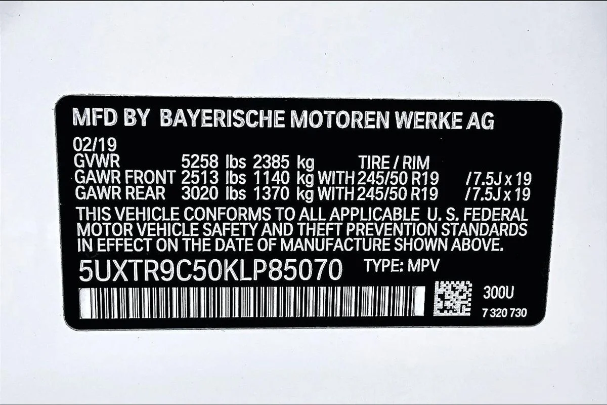 Used 2019 White BMW xDrive30i image 19