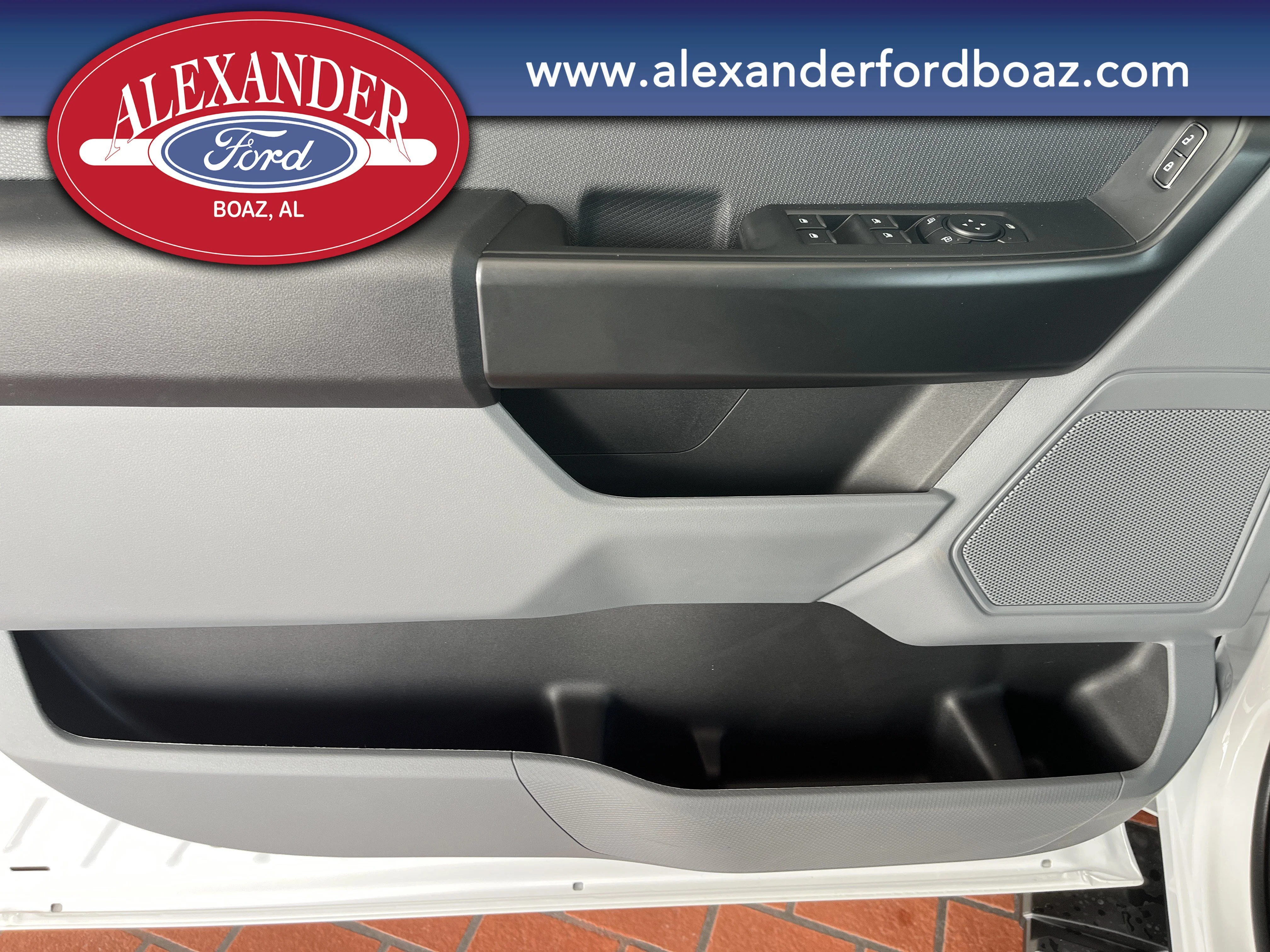 New 2026 Oxford White Ford XL image 11