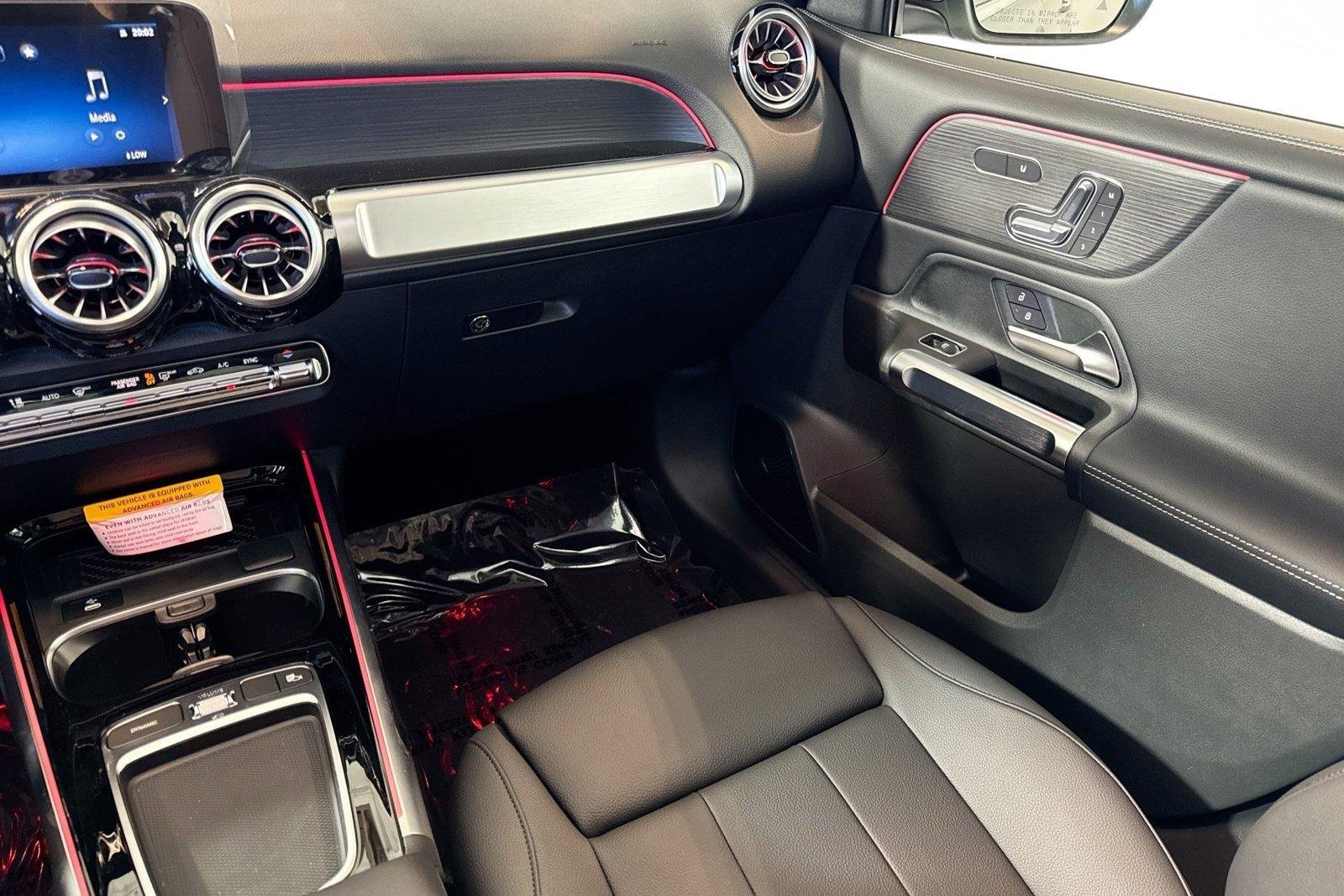 New 2026 Mountain Grey Metallic Mercedes-Benz GLB 250 image 21