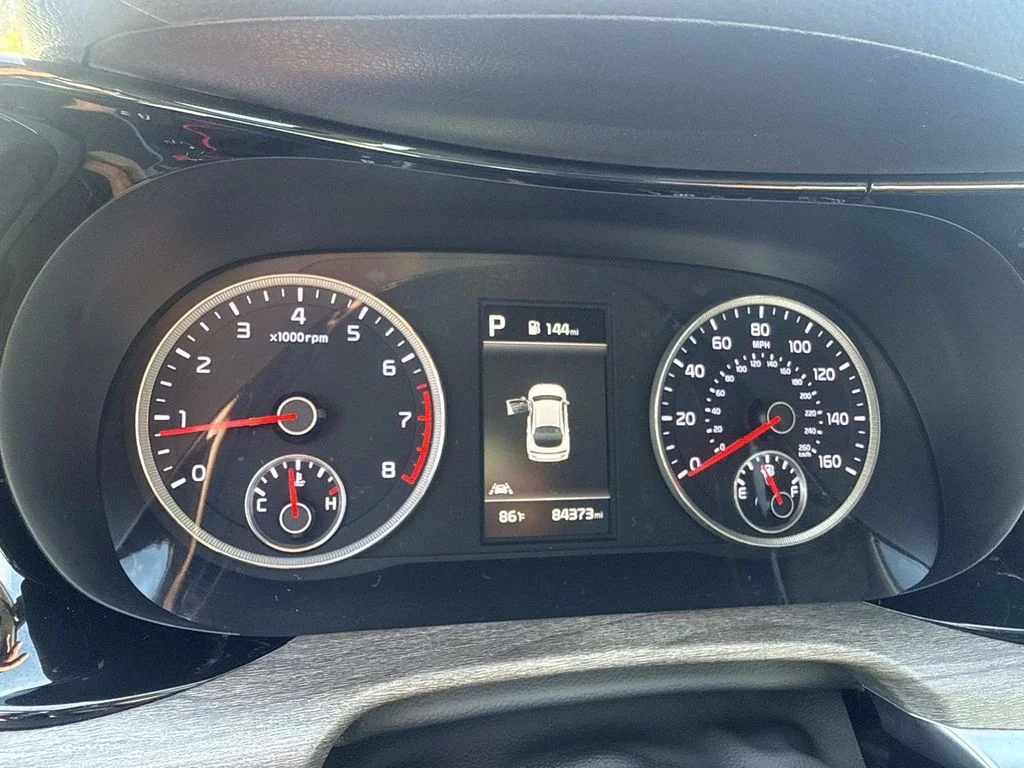 Used 2022 Black Kia EX image 18