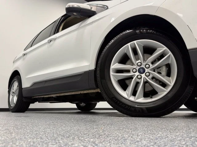 Used 2015 White Ford SEL image 2