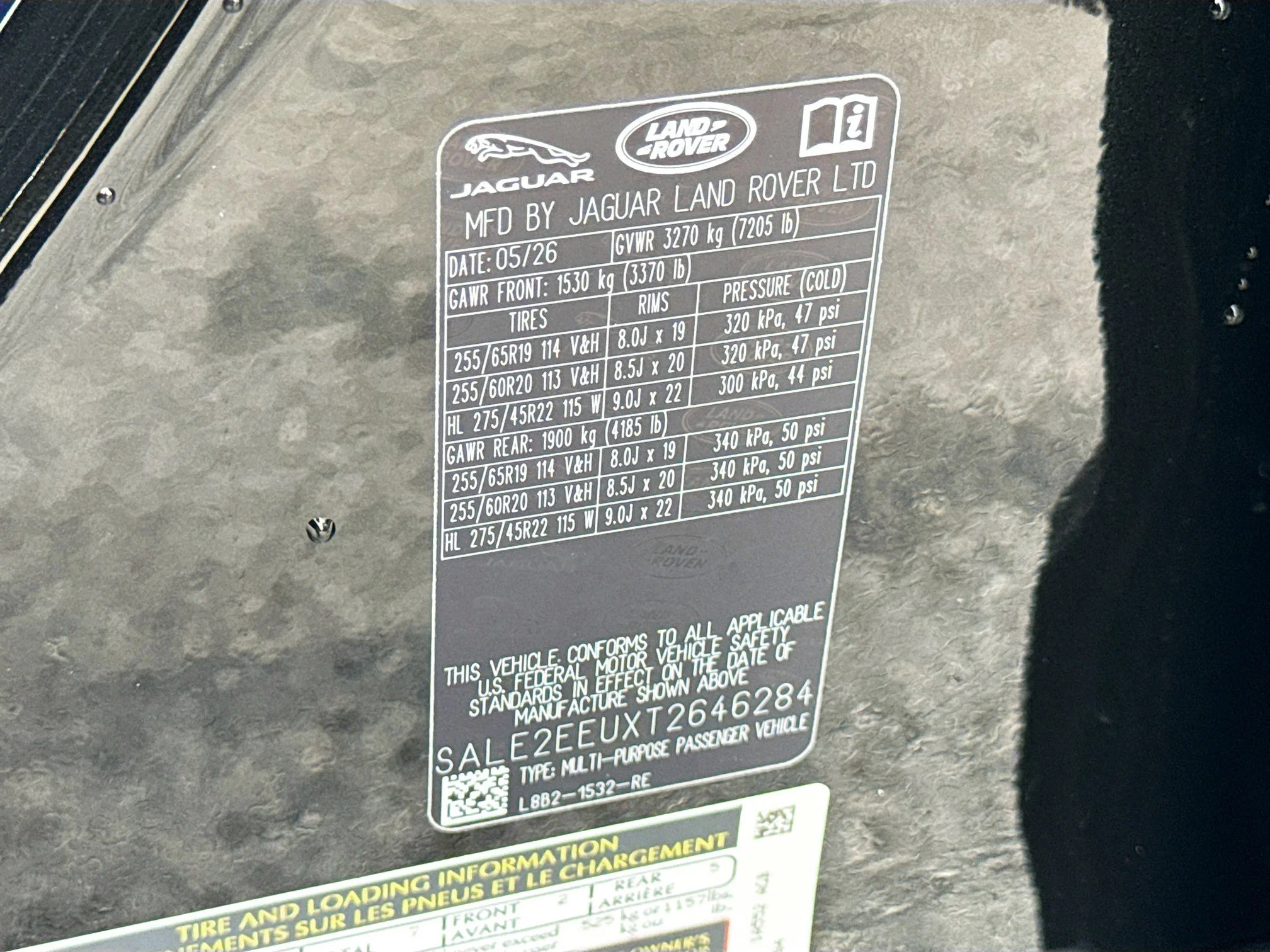 New 2026 Santorini Black Metallic Land Rover X-Dynamic SE image 41