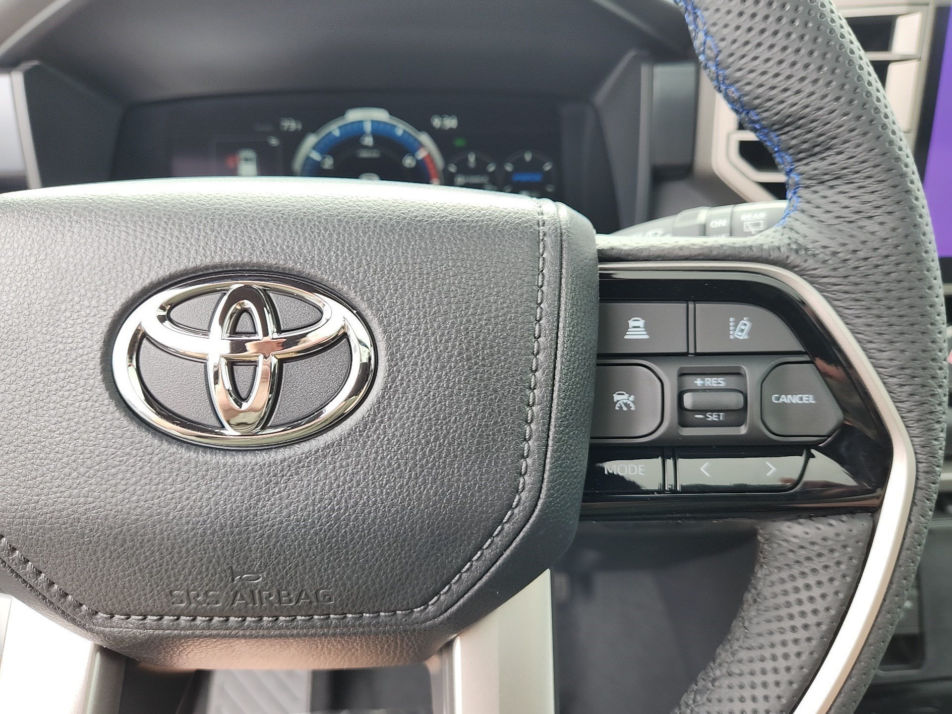 New 2026 Wind Chill Pearl <sup>1</sup> Toyota  Platinum image 18