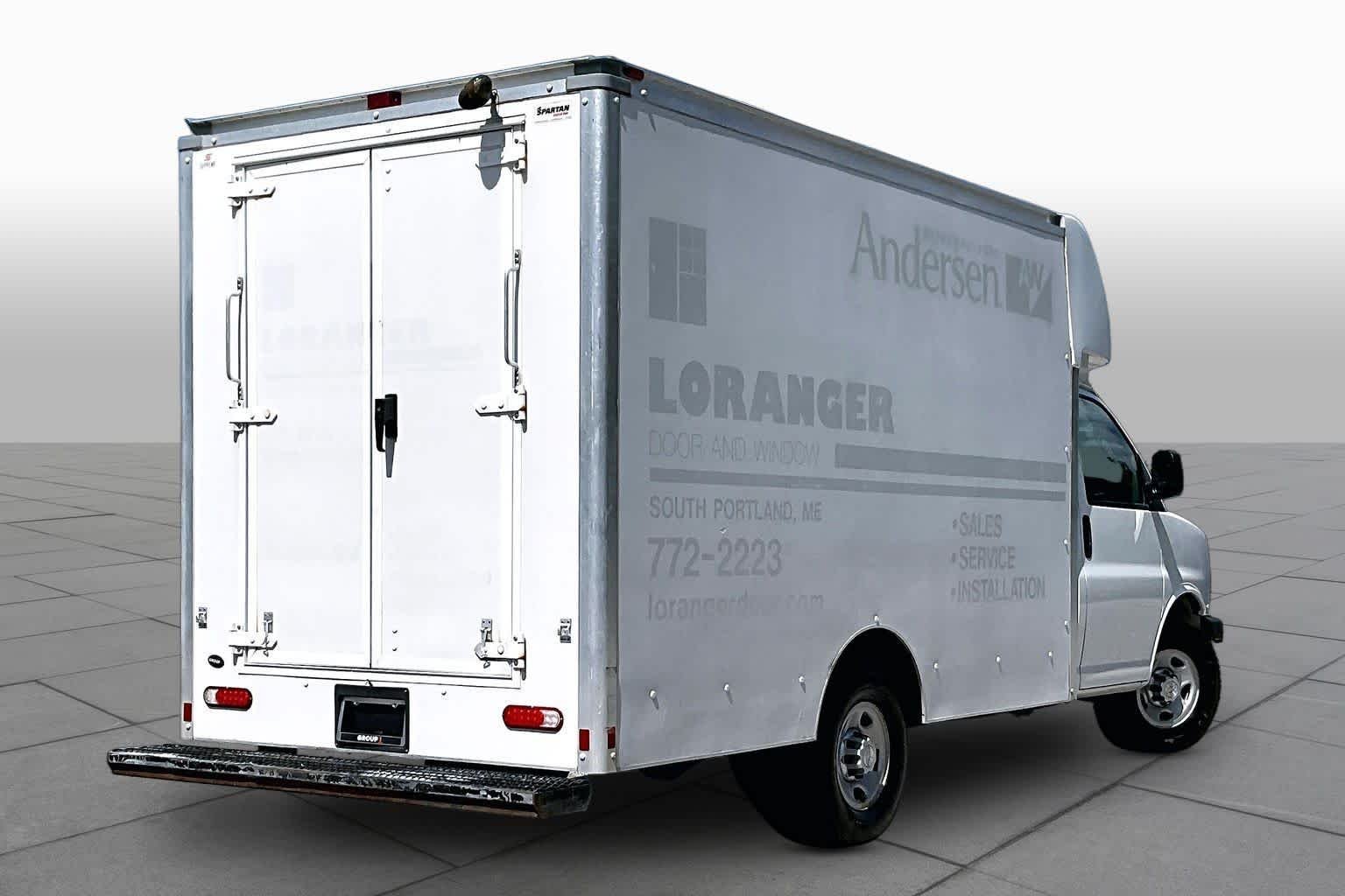 Used 2017 Summit White Chevrolet  image 12