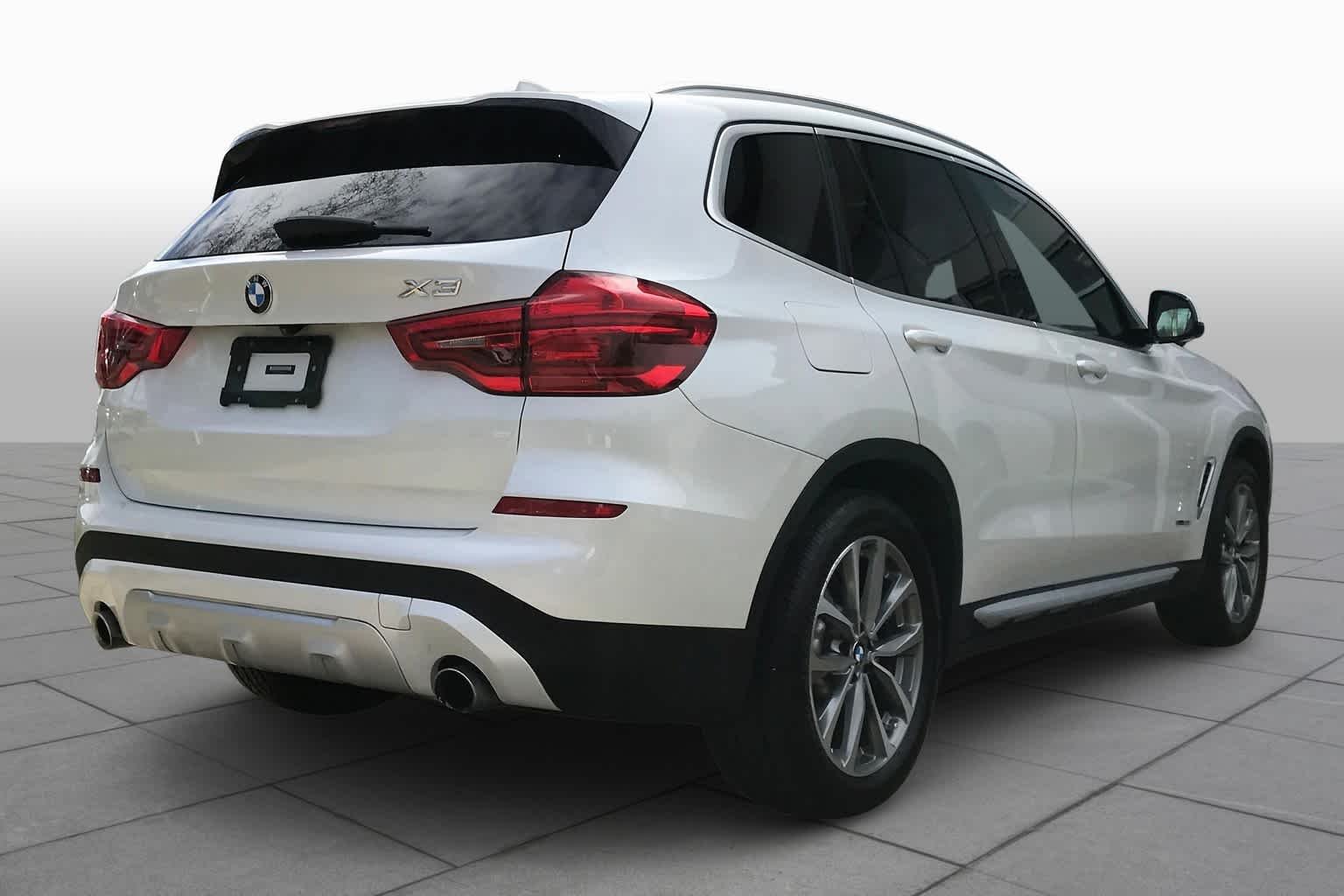 Used 2018 Mineral White Metallic BMW xDrive30i image 12