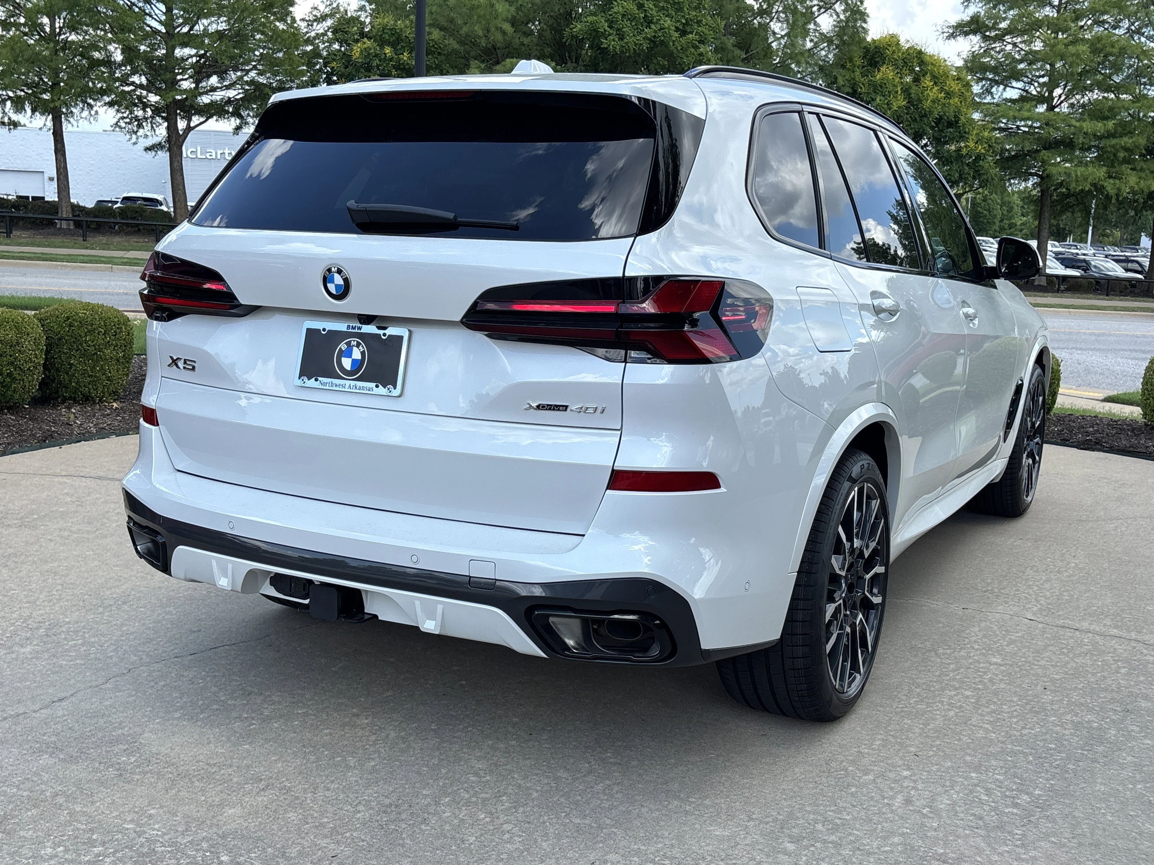 New 2026 MINERAL WHITE BMW xDrive40i image 11