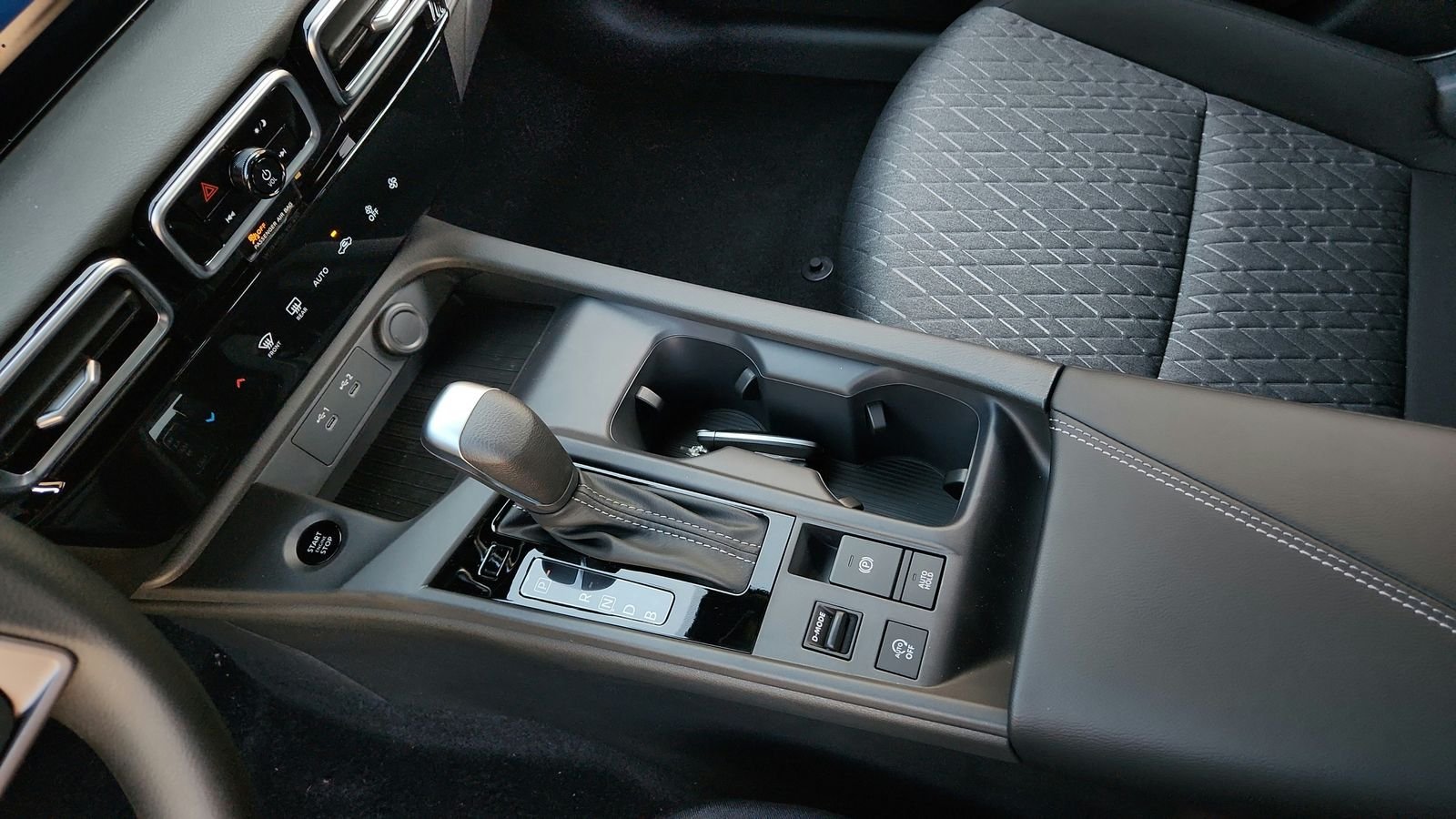 2026 Nissan Sentra SV - Photo 18