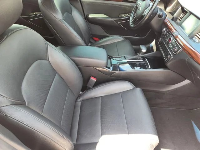 Used 2018 Snow White Pearl Kia Premium image 14