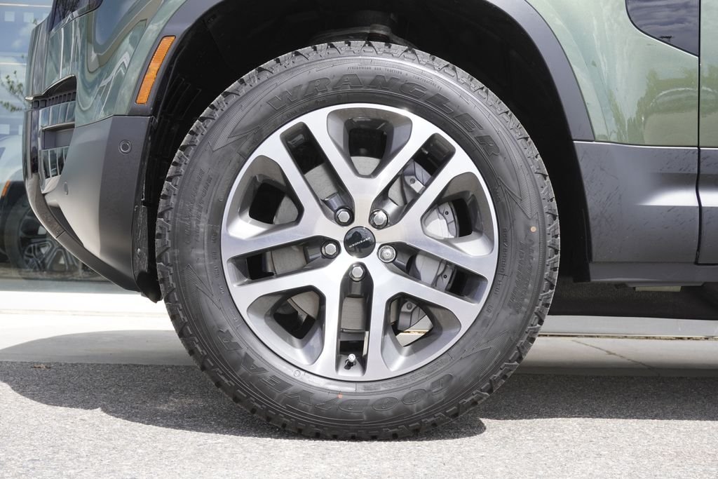 New 2026 Woolstone Green Land Rover S image 32