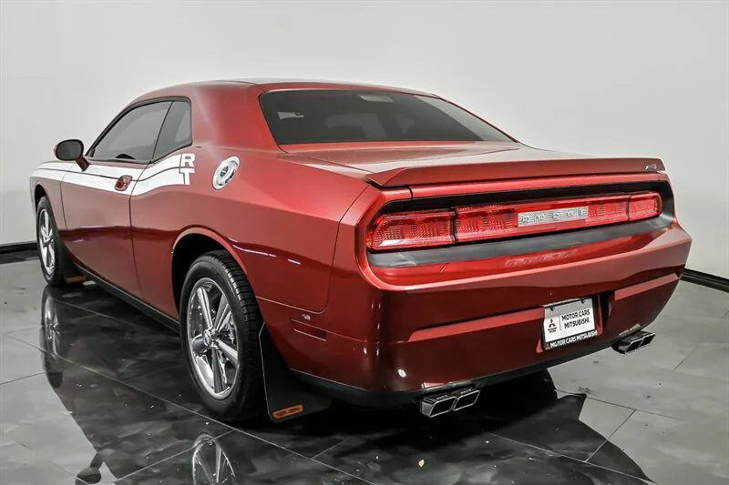 Used 2010 Inferno Red Crystal Pearl Coat Dodge R/T image 7