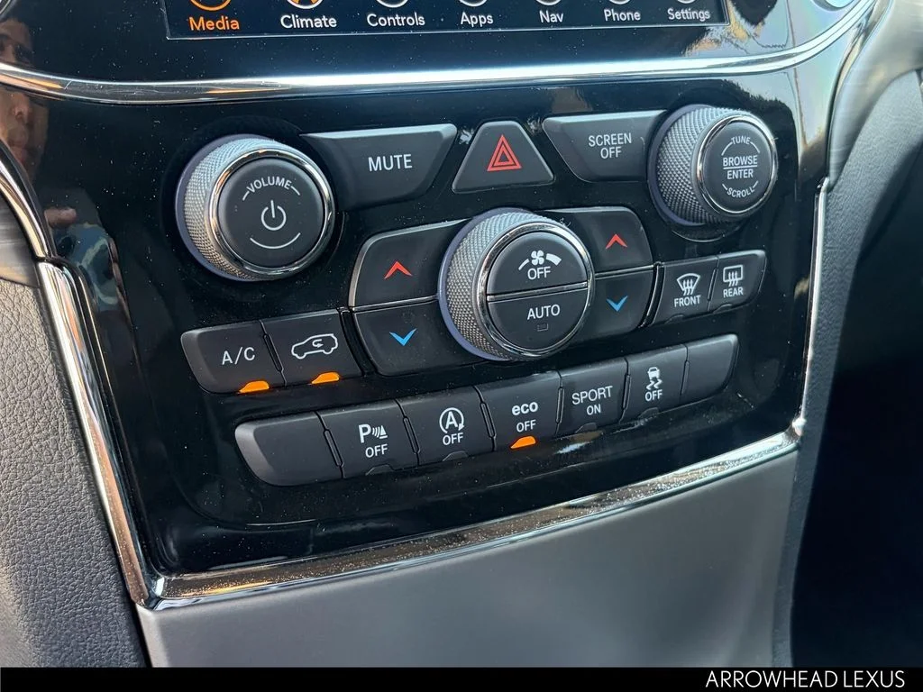 Used 2022 White Jeep Laredo X image 24