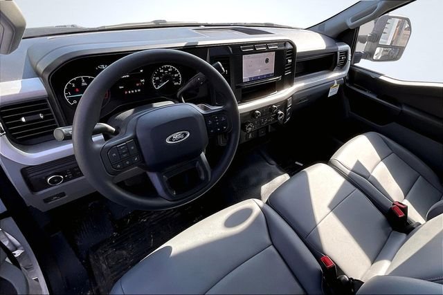 2024 Ford F-450 Super Duty Chassis Cab XL - Photo 5