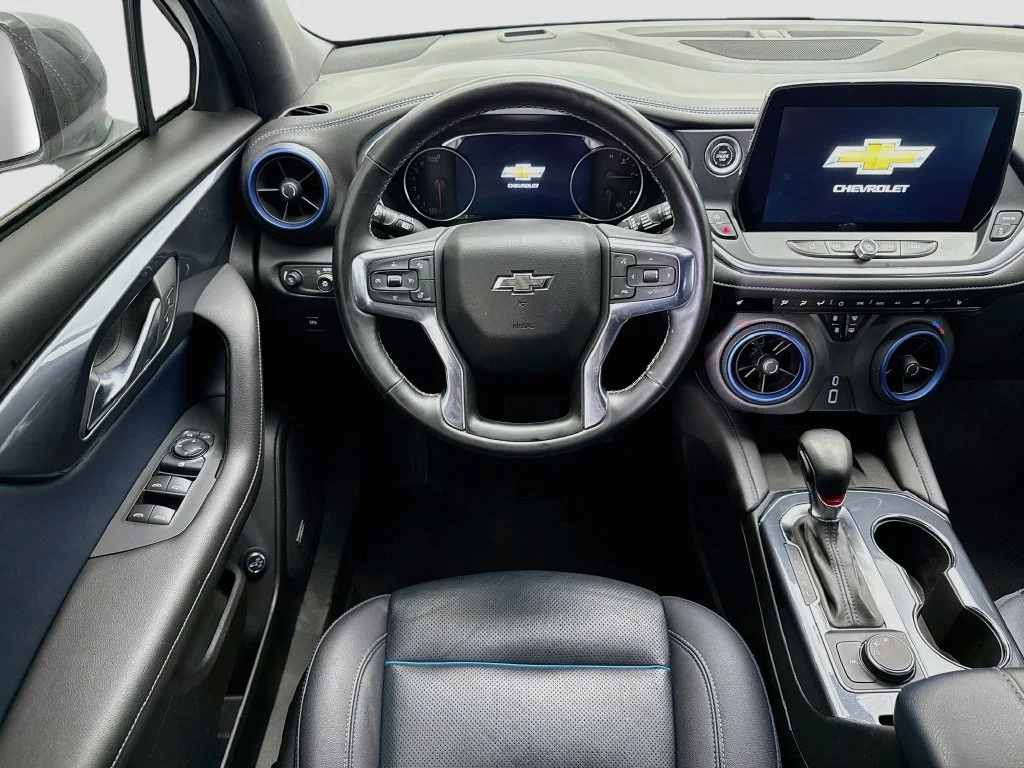 Used 2023 Gray Chevrolet RS image 10