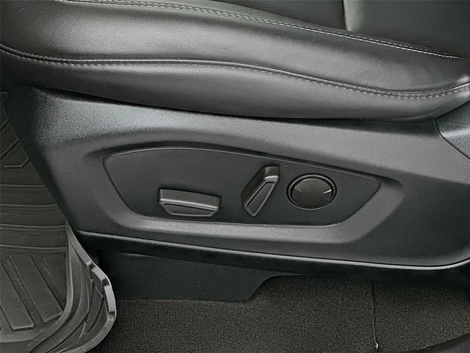 Used 2024  Ford XLT image 21