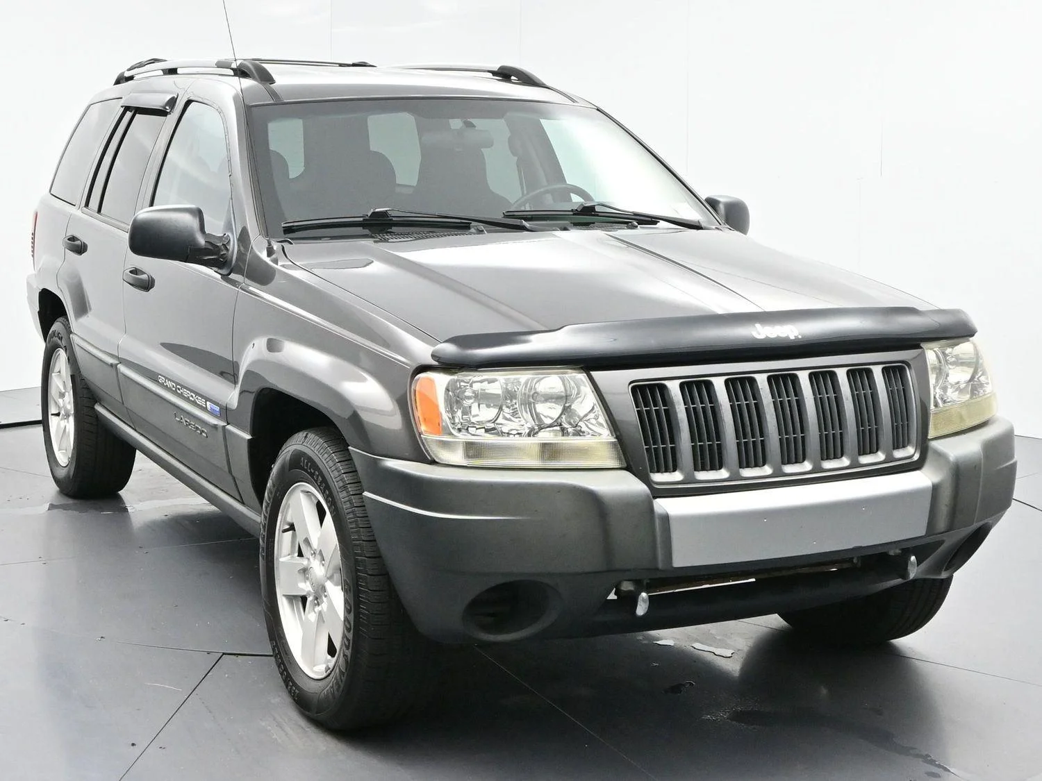 Used 2004  Jeep Columbia Edition 2WD image 2