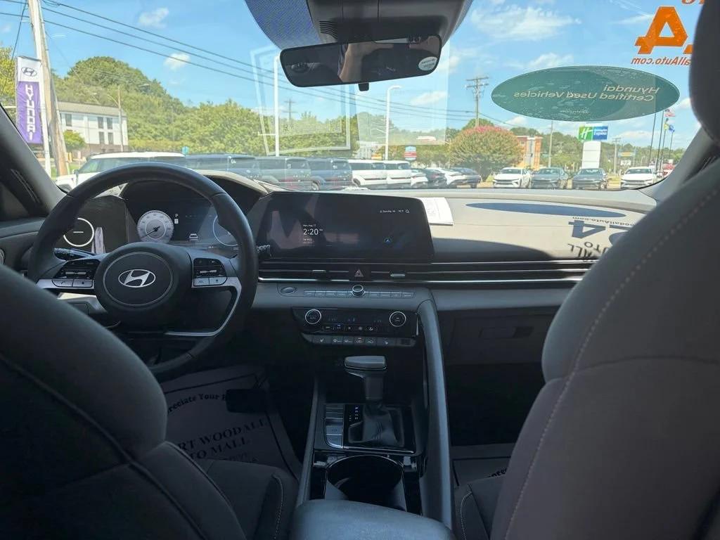 Used 2024 Amazon Gray Hyundai SEL image 17