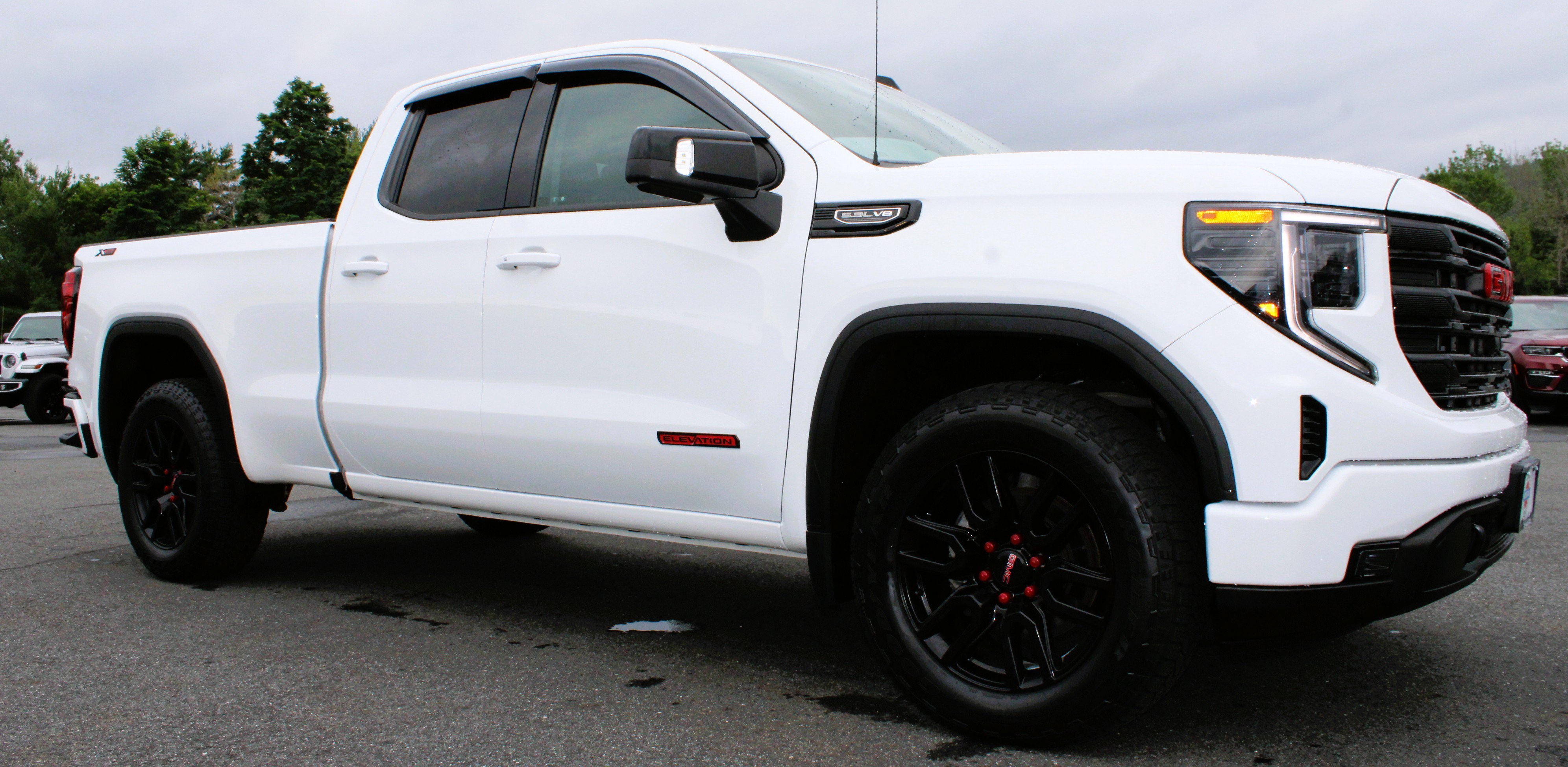 Used 2023 Summit White GMC Elevation image 5