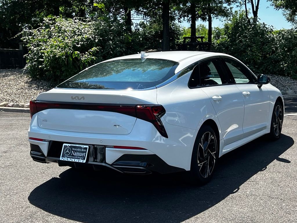 Used 2025 White Kia GT-Line image 5