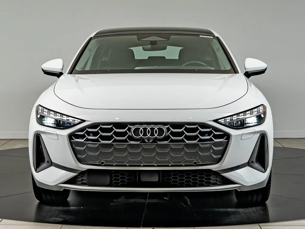 Used 2025 Glacier White Audi 2.0T Premium Plus image 2