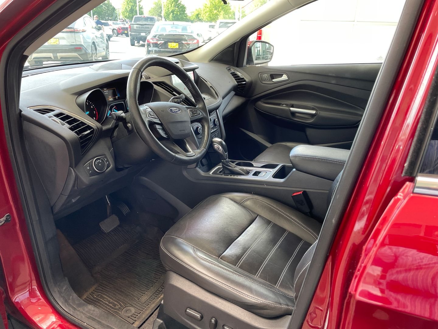 Used 2018 Red Ford SEL image 9
