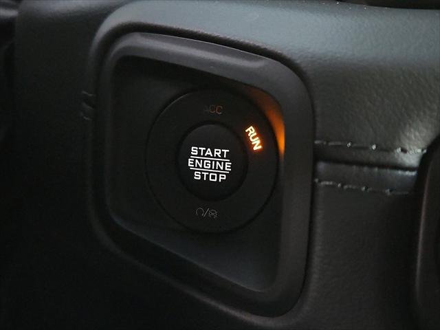 New 2026 Black Clear-Coat Exterior Paint Jeep Rubicon image 29
