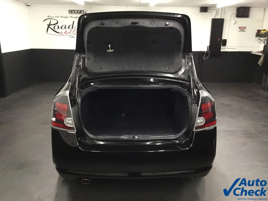 Used 2012 Black Nissan 2.0 SR image 12