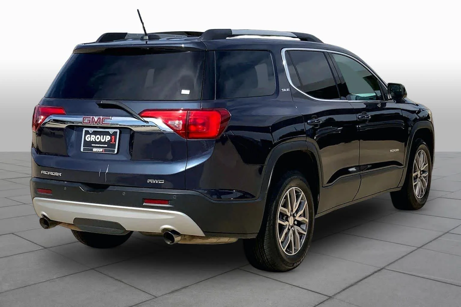 Used 2019 BLUE STEEL METALLIC GMC SLE image 13