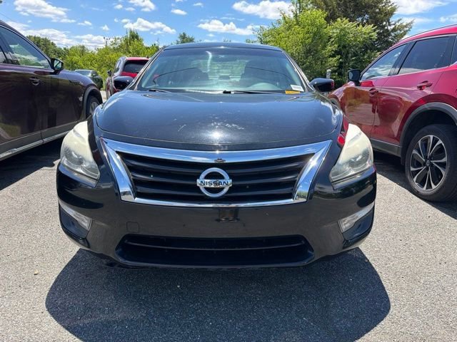 Used 2013 Nissan Altima Sedan SV with VIN 1N4AL3AP4DC131810 for sale in New Castle, DE