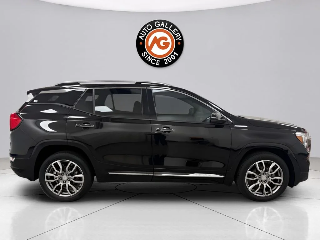 Used 2022 Black GMC Denali image 2