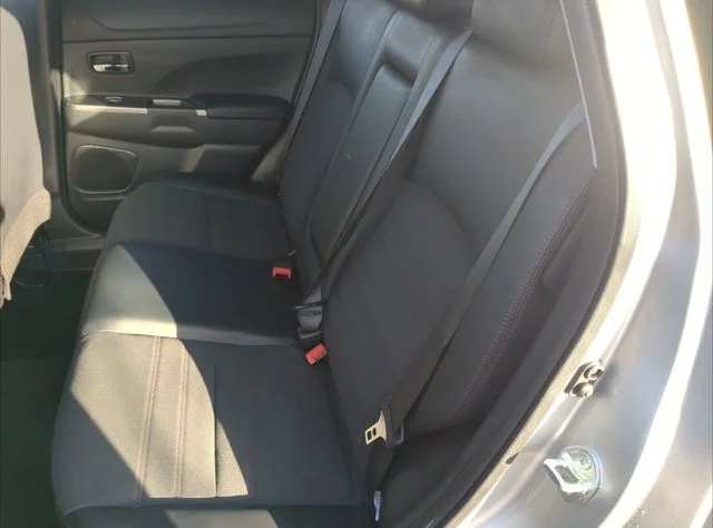 New 2027 Silver Mitsubishi SE image 19