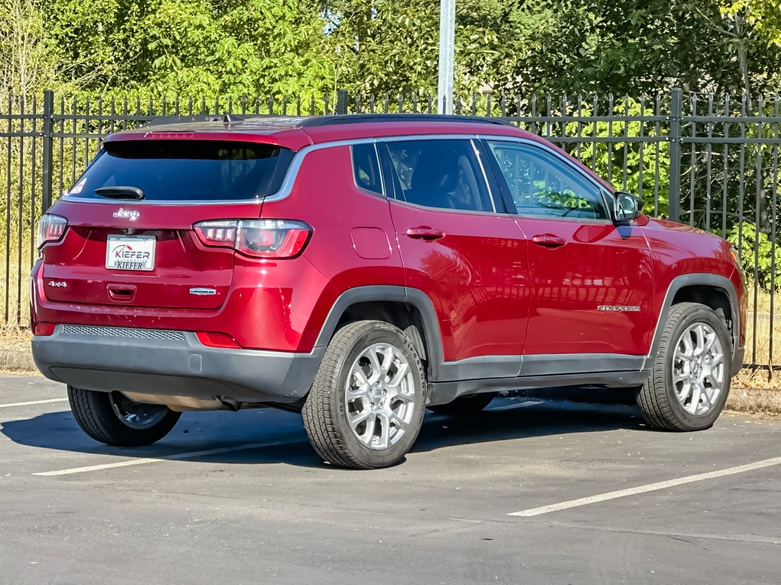 Used 2022 Red Jeep Latitude Lux image 4