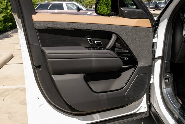 New 2027 Fuji White Land Rover Dynamic SE image 55