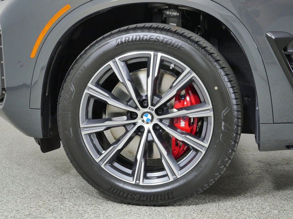 New 2026 Dravit Grey Metallic BMW xDrive40i image 16
