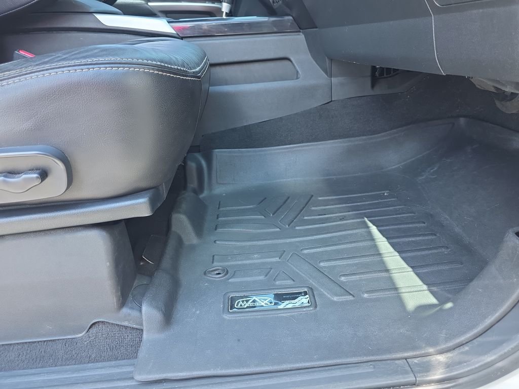 Used 2015 White Nissan PRO-4X image 31
