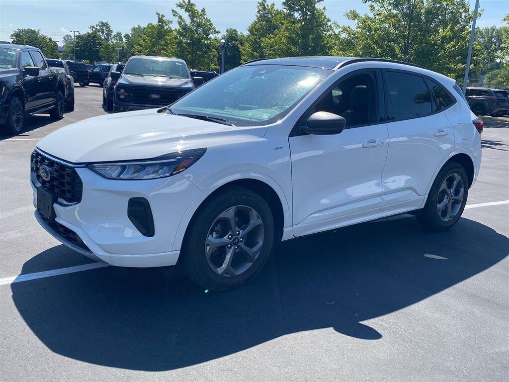 Used 2023 Oxford White Ford ST-Line image 7