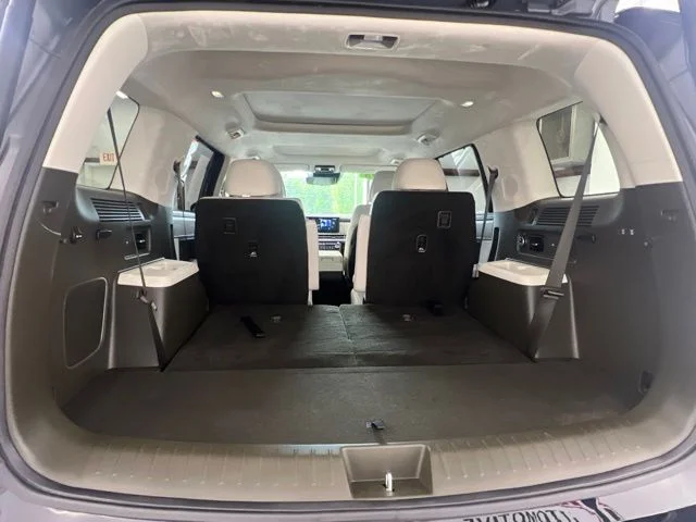 Used 2025 Gray Hyundai Calligraphy image 21