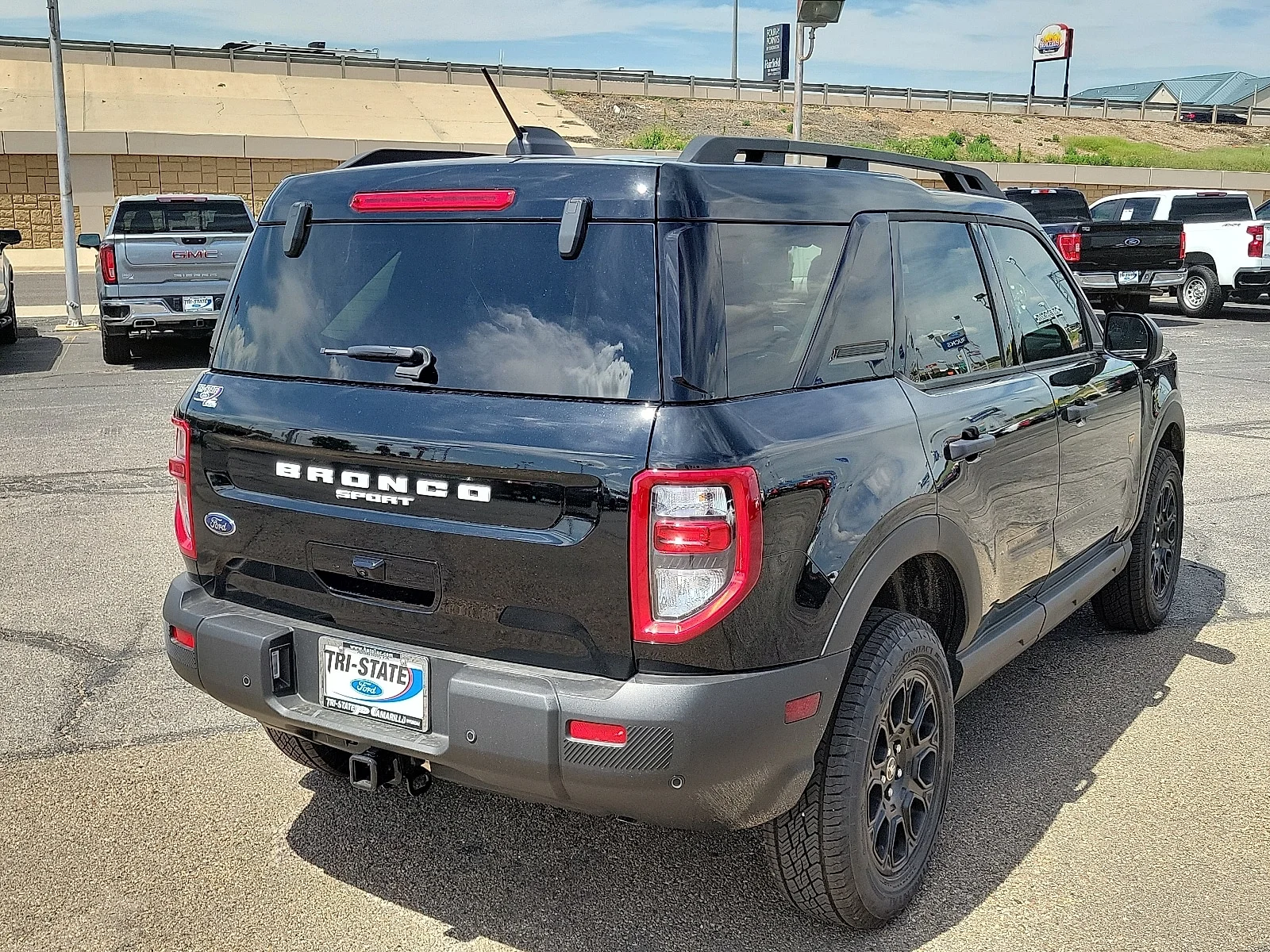 New 2025 Shadow Black Ford Badlands&reg; image 4