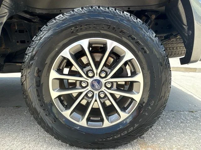 Used 2019 Gray Ford XLT image 9