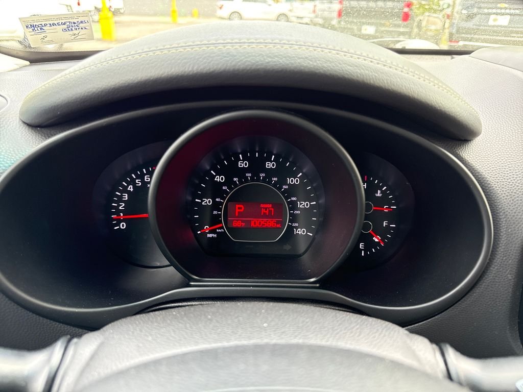 Used 2015 Blue Kia Plus image 15
