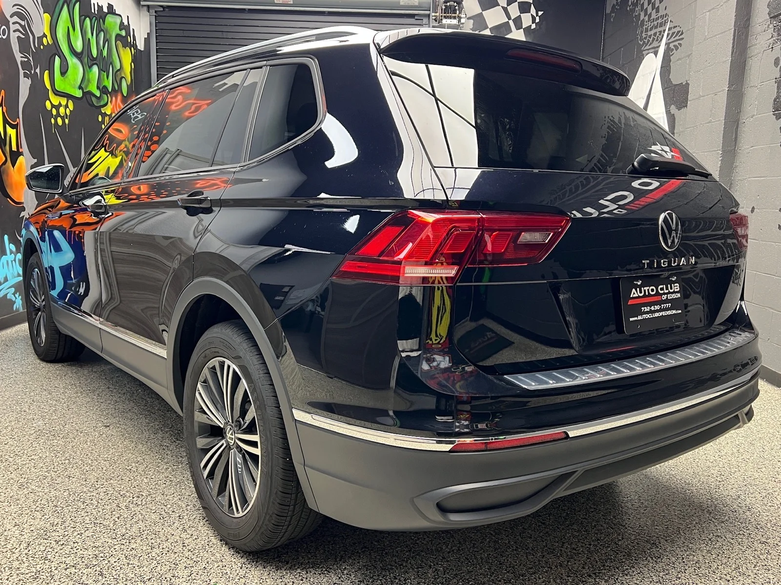Used 2024 Deep Black Pearl (2t2t) Volkswagen Wolfsburg Edition image 4