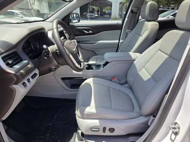 2023 GMC Acadia SLT - Photo 4
