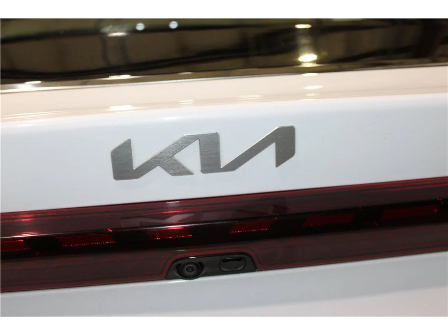 Used 2024 Glacial White Pearl Kia EX image 17