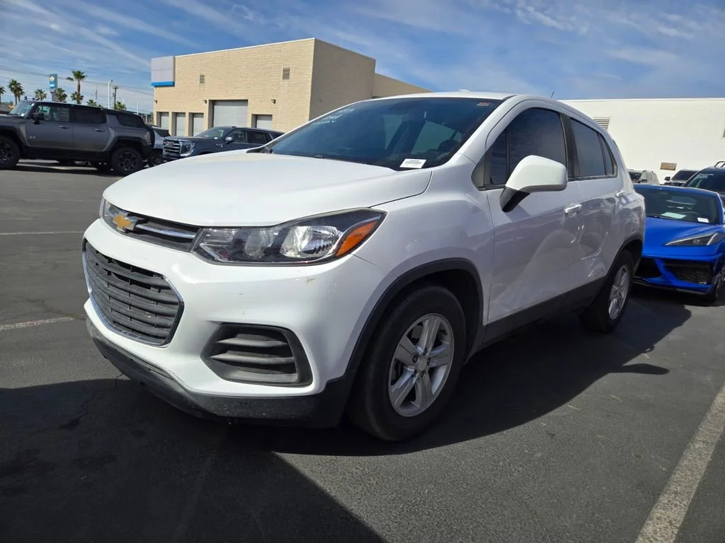 Used 2020 SUMMIT WHITE Chevrolet LS image 4