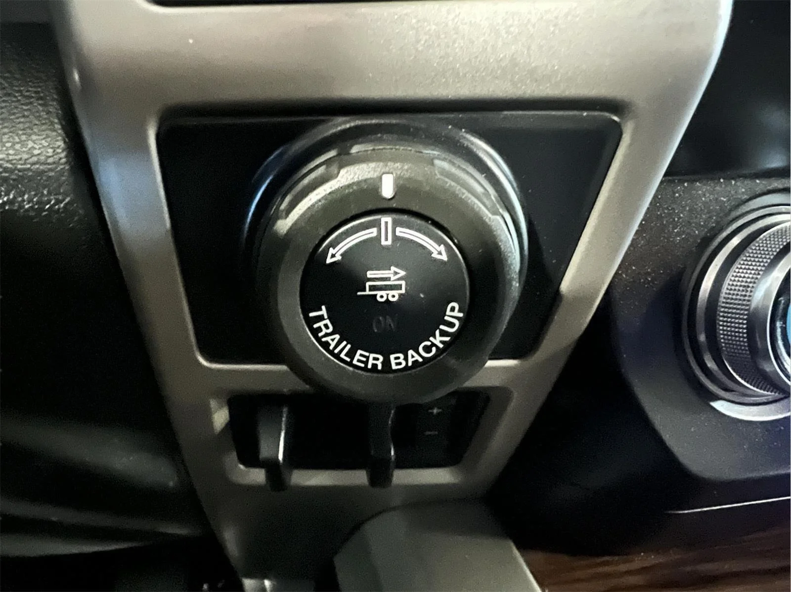Used 2019 Blue Jeans FORD LARIAT image 27
