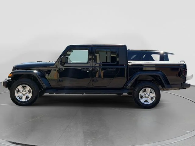 Used 2022 Black Jeep Sport image 10