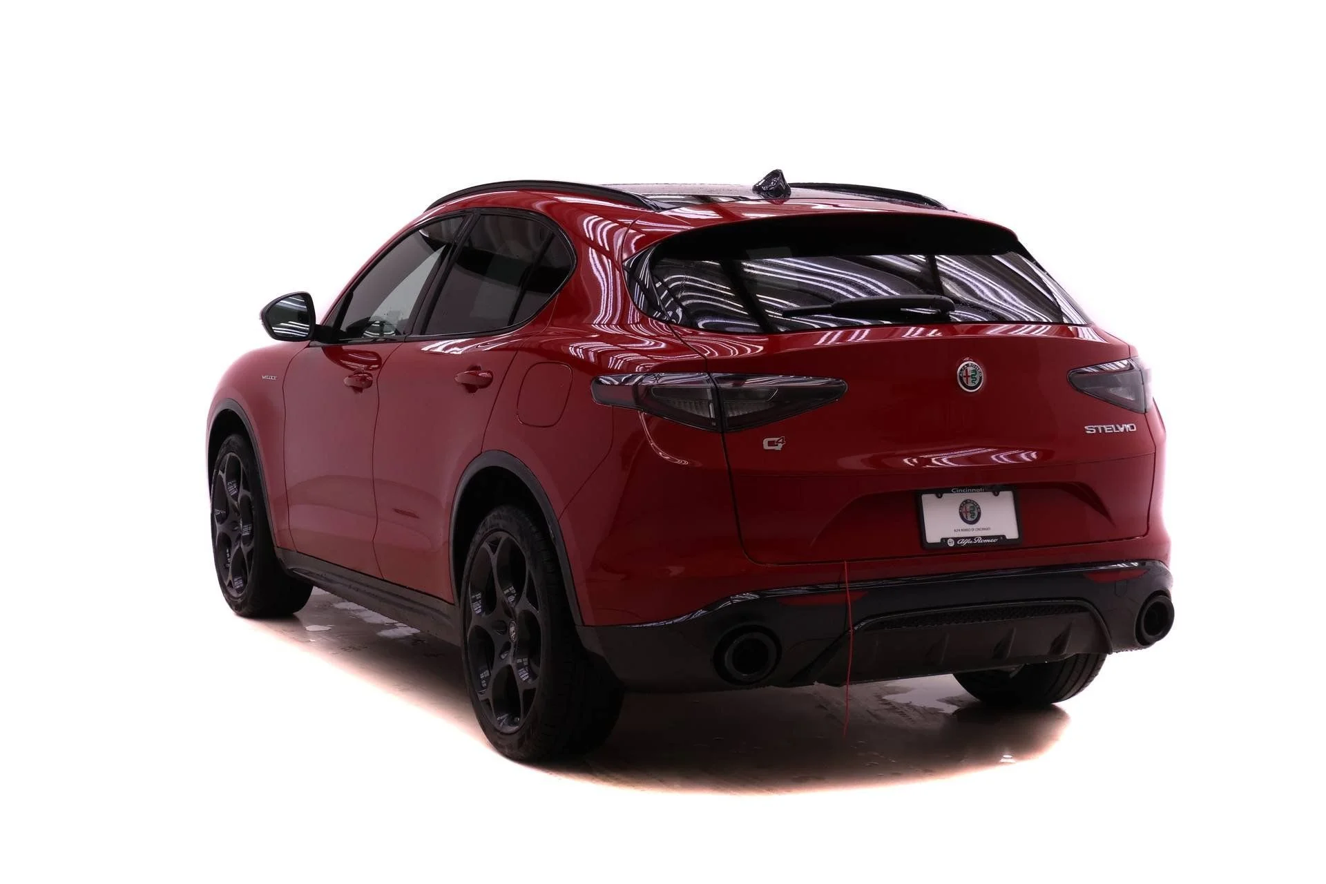 New 2026 Alfa Rosso (Red) Exterior Paint Alfa Romeo Base image 5